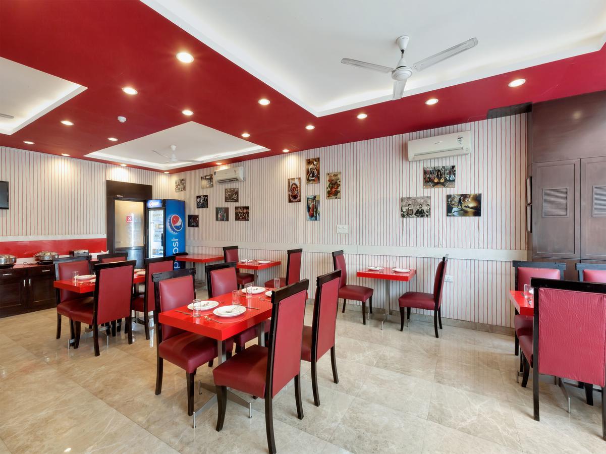 Oyo 9841 The Vivir 1 Hotel Noida Kültér fotó