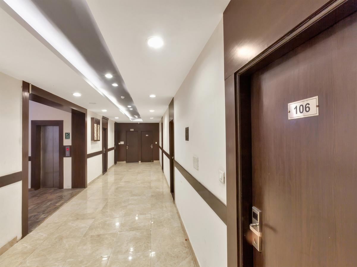 Oyo 9841 The Vivir 1 Hotel Noida Kültér fotó