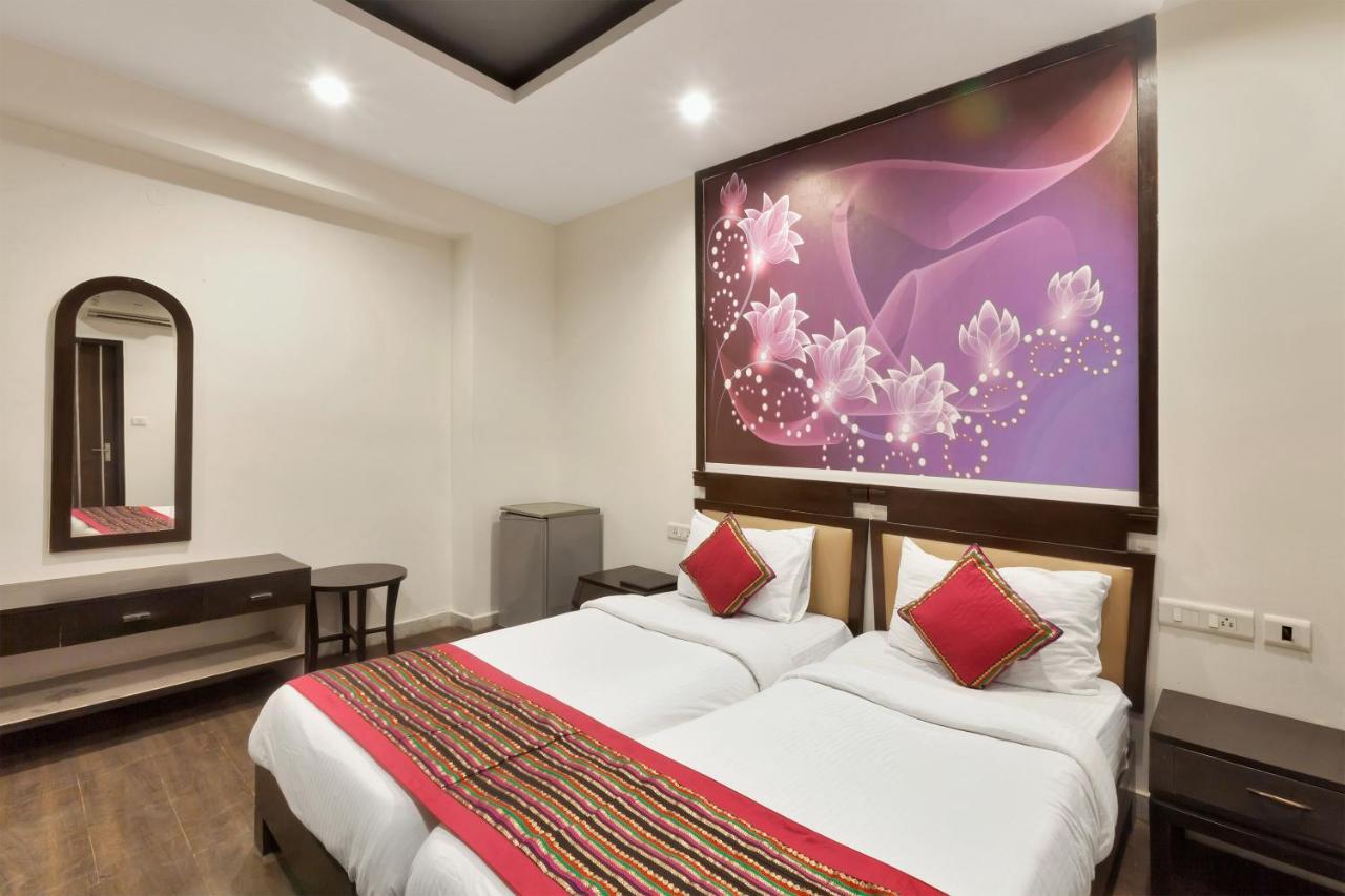 Oyo 9841 The Vivir 1 Hotel Noida Kültér fotó