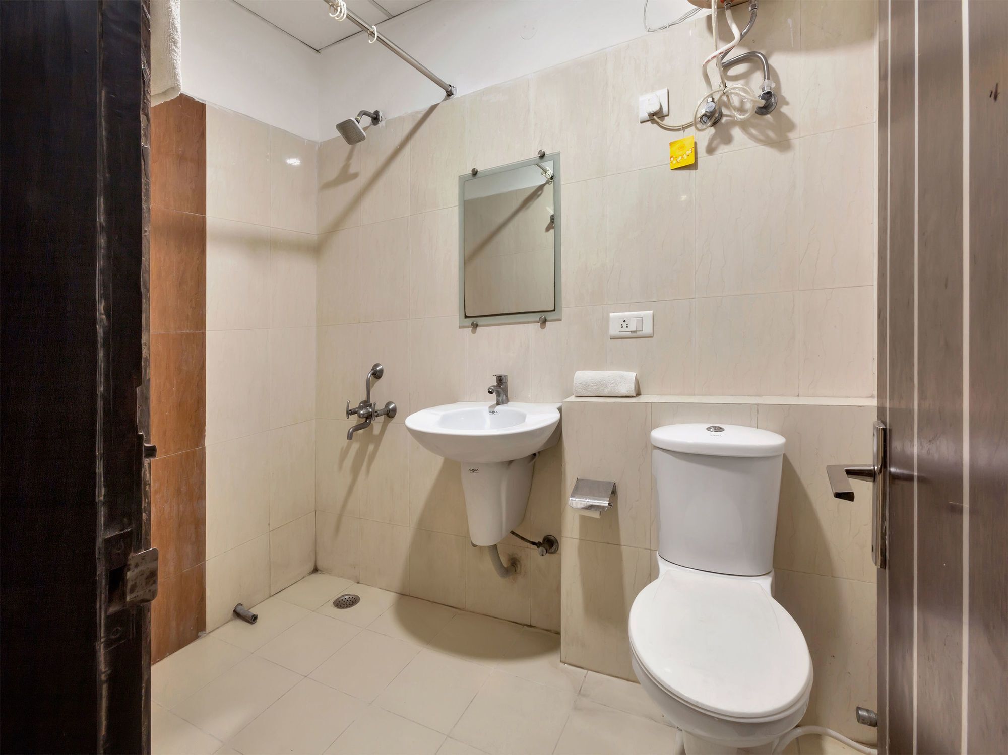 Oyo 9841 The Vivir 1 Hotel Noida Kültér fotó